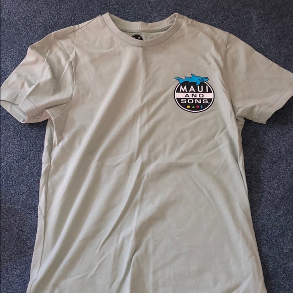 Maui and Sons Stylish Mens Tee Shirt Vacation - Picture 1 of 2